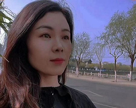 《一名女书画家的艺术人生》-陈弘雨