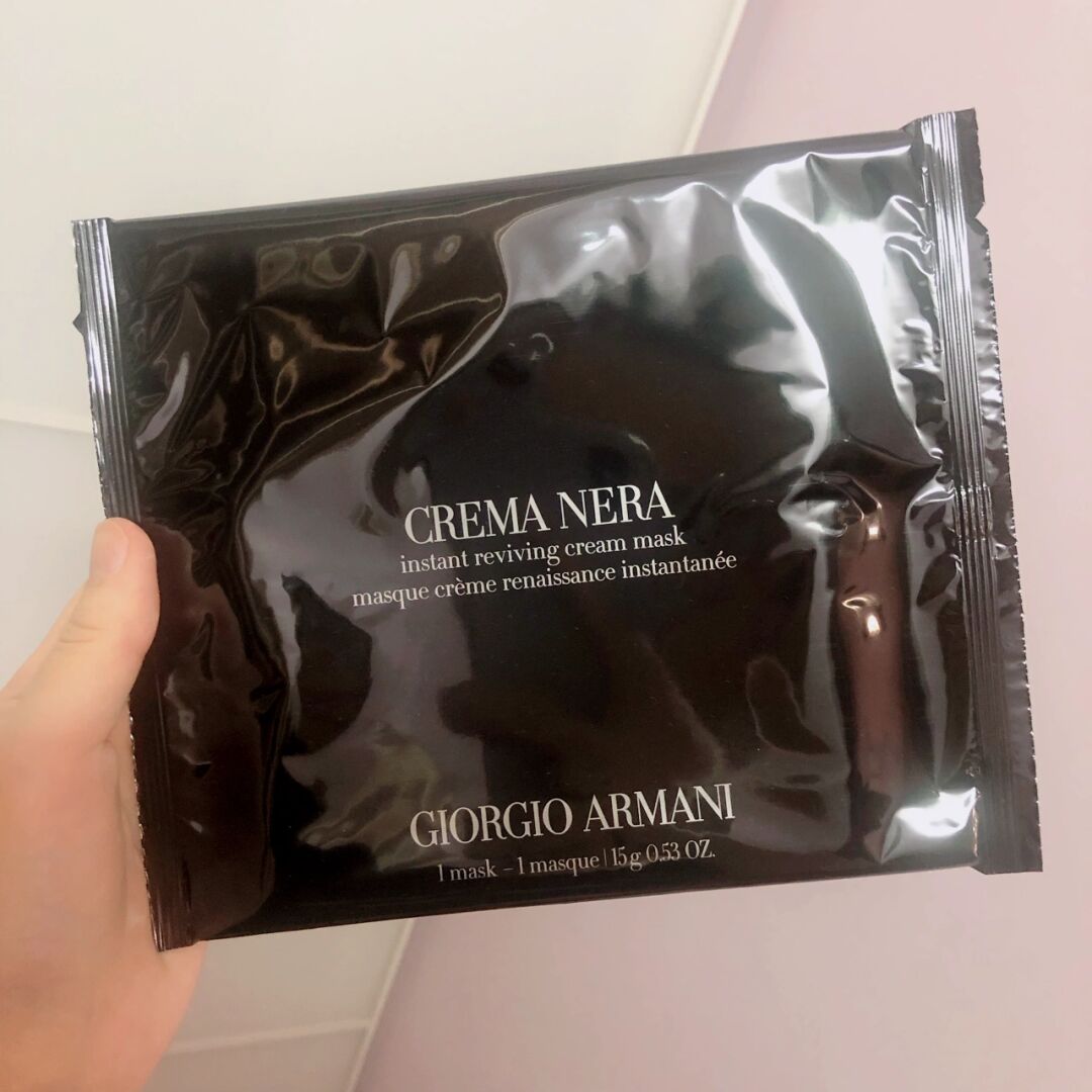 2. 阿玛尼黑曜石面膜(参考价: 350rmb/1 片)