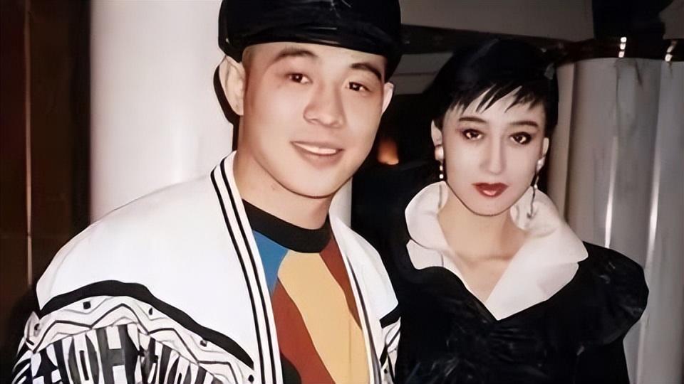 任程伟:她陪我住7年地下室,没车没房就结婚,成名后哪敢抛弃?