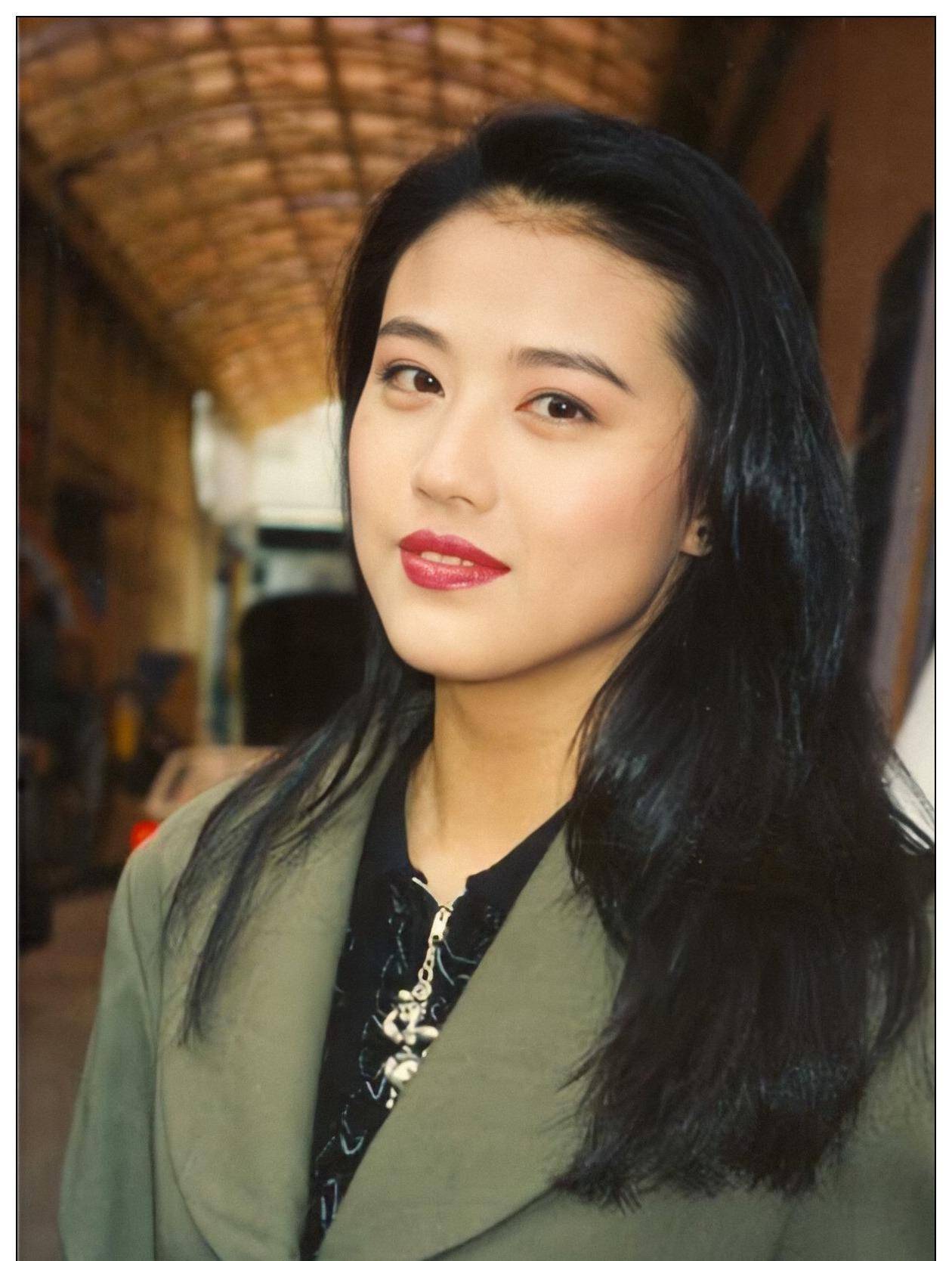 周海媚永别荧屏,《倚天屠龙记》再难寻芳踪