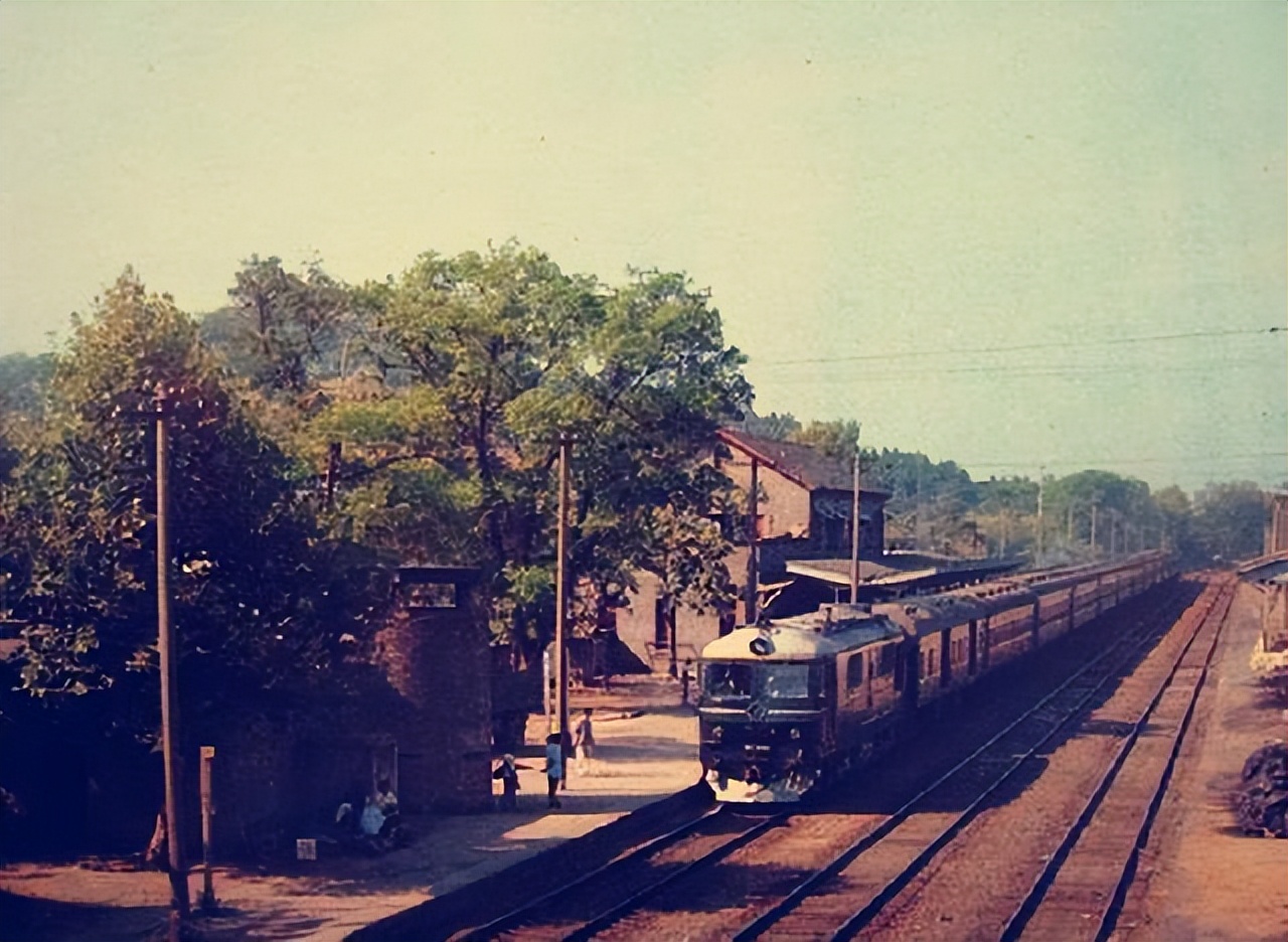 绿皮火车 80年代图片