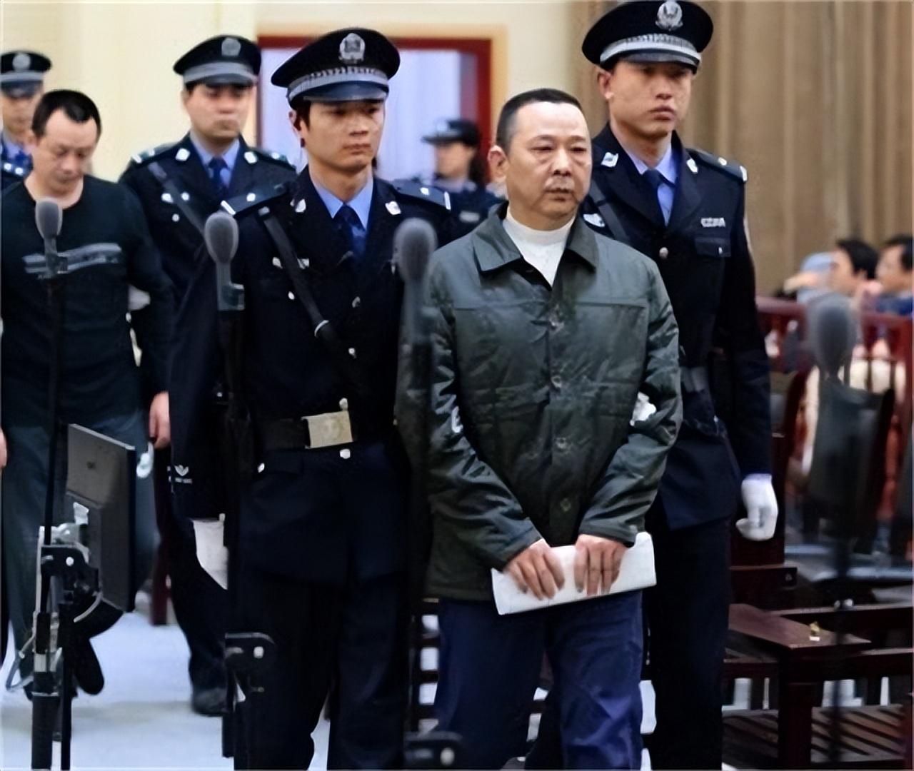 "四川王"刘汉身价400亿,行刑前他对妻子说了什么?