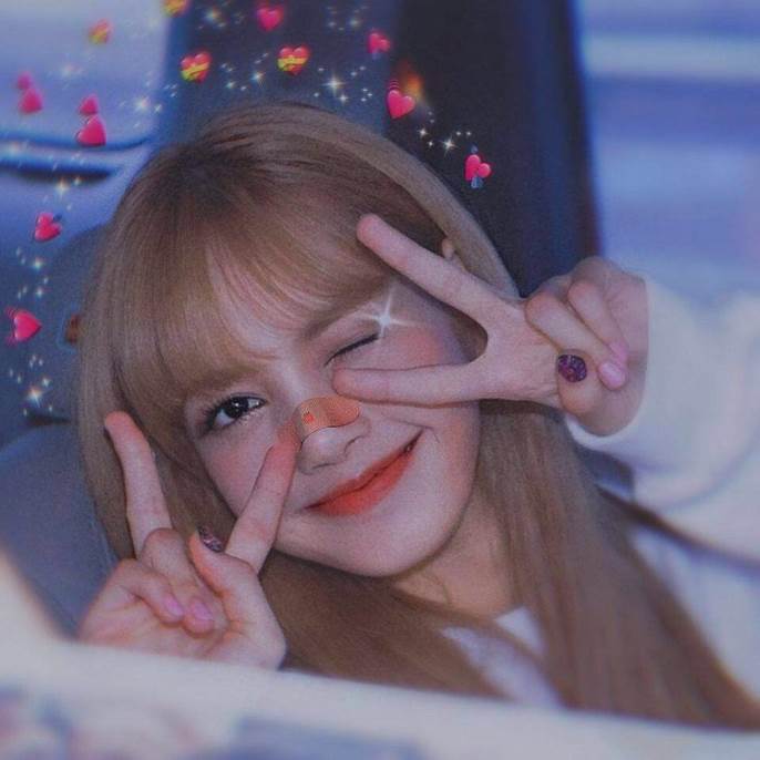 重庆一大学老师撞脸lisa,颜值不输本尊,网友:lisa重庆分sa