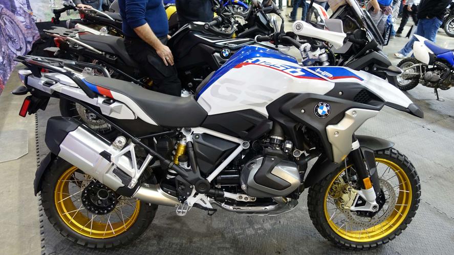 宝马r1250gs adventure:顶尖摩托车,强大动力和出色的越野性能