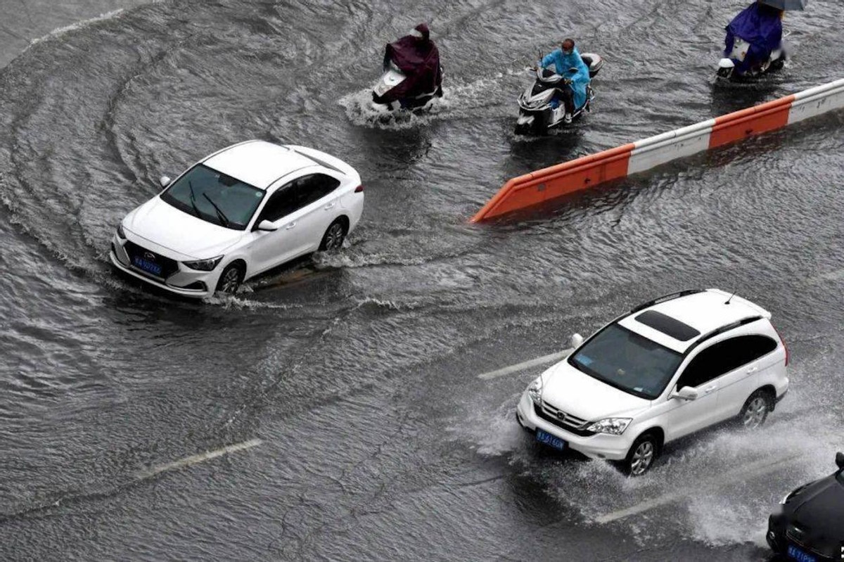 鄭州暴雨,大量汽車成泡水車,維修價值大不大?內行人說出實話