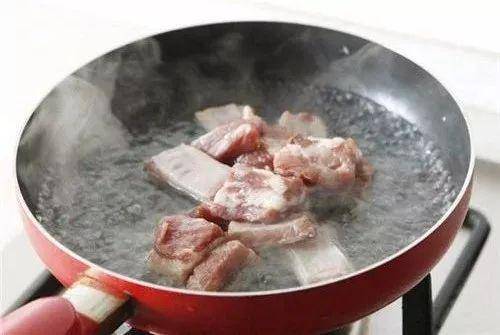 烹饪前最好焯水的4种食材,为了家人健康,再懒也别省这一步