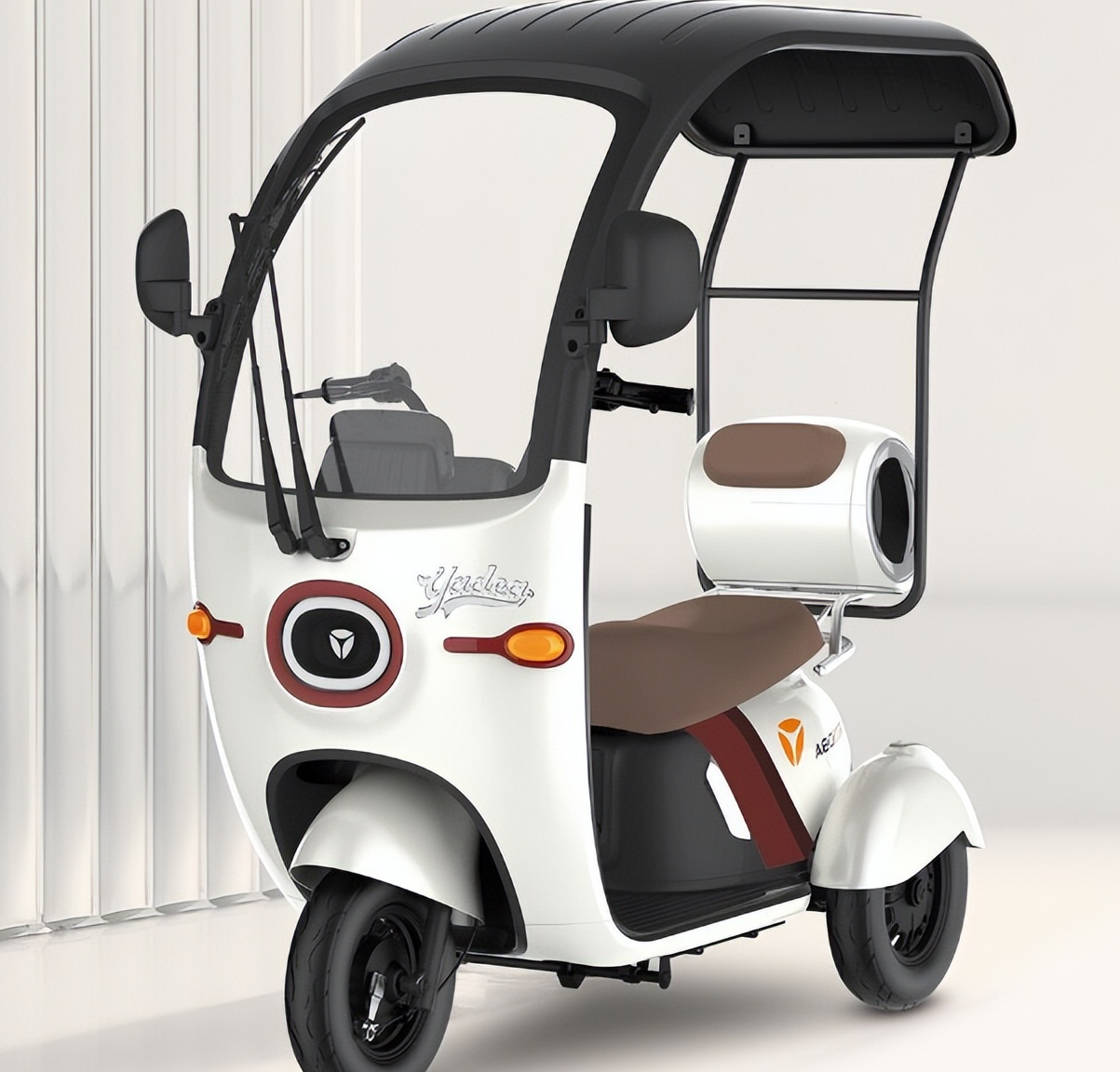 雅迪发布第3代电动三轮车,自带雨篷,配增程系统,方便代步接娃