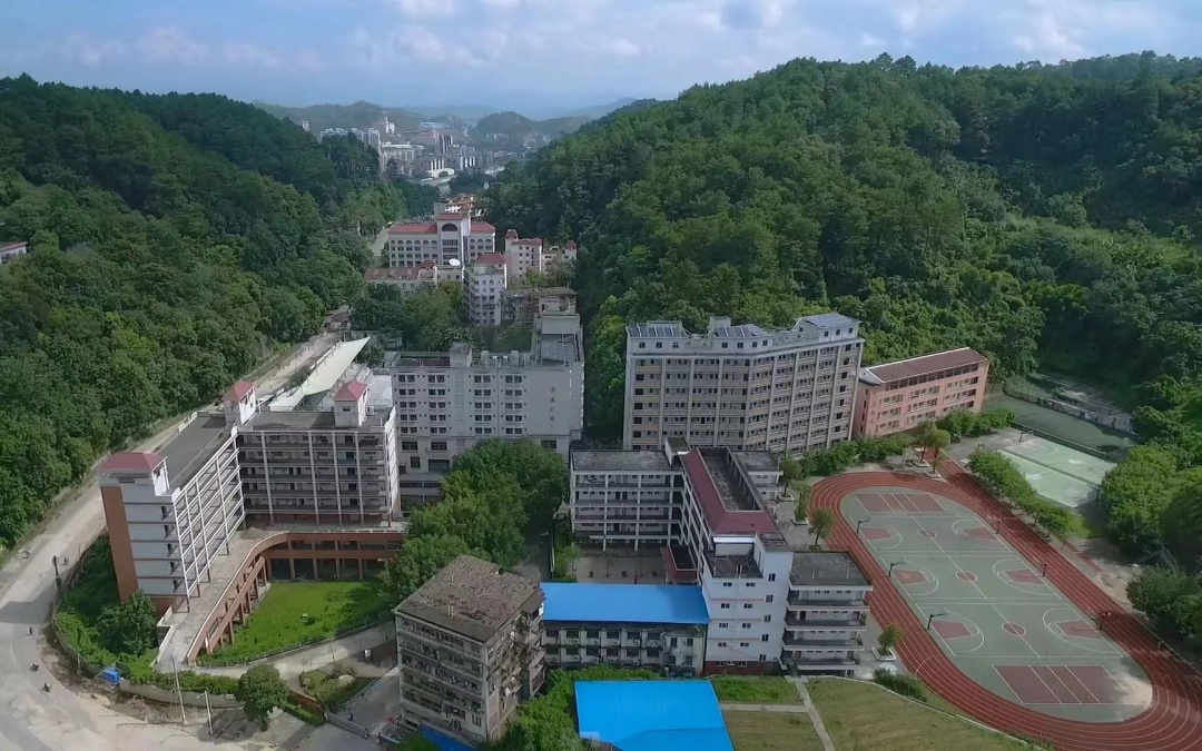 你期待吗梧州八中新教学楼预计开学启用