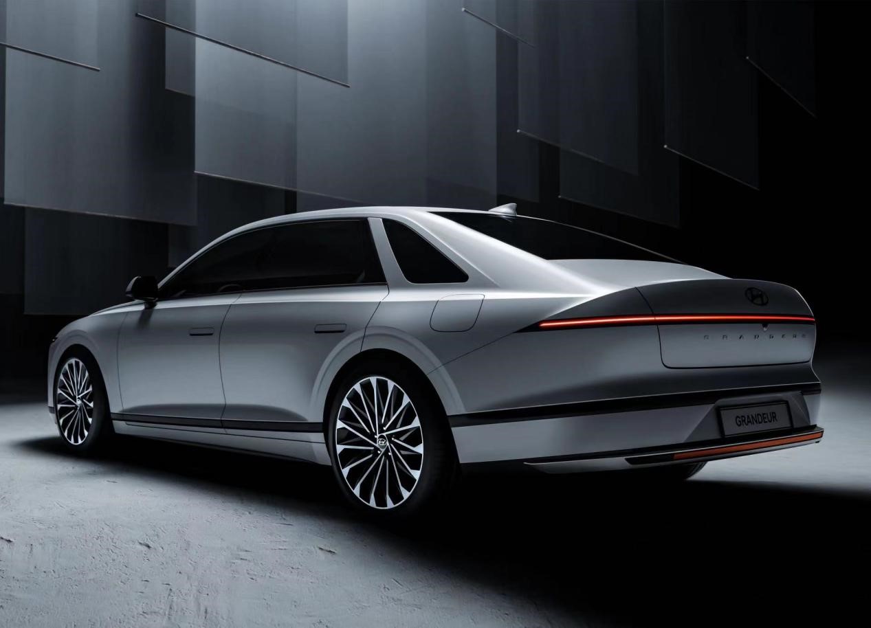 现代版捷尼赛思g90?全新一代雅尊首发