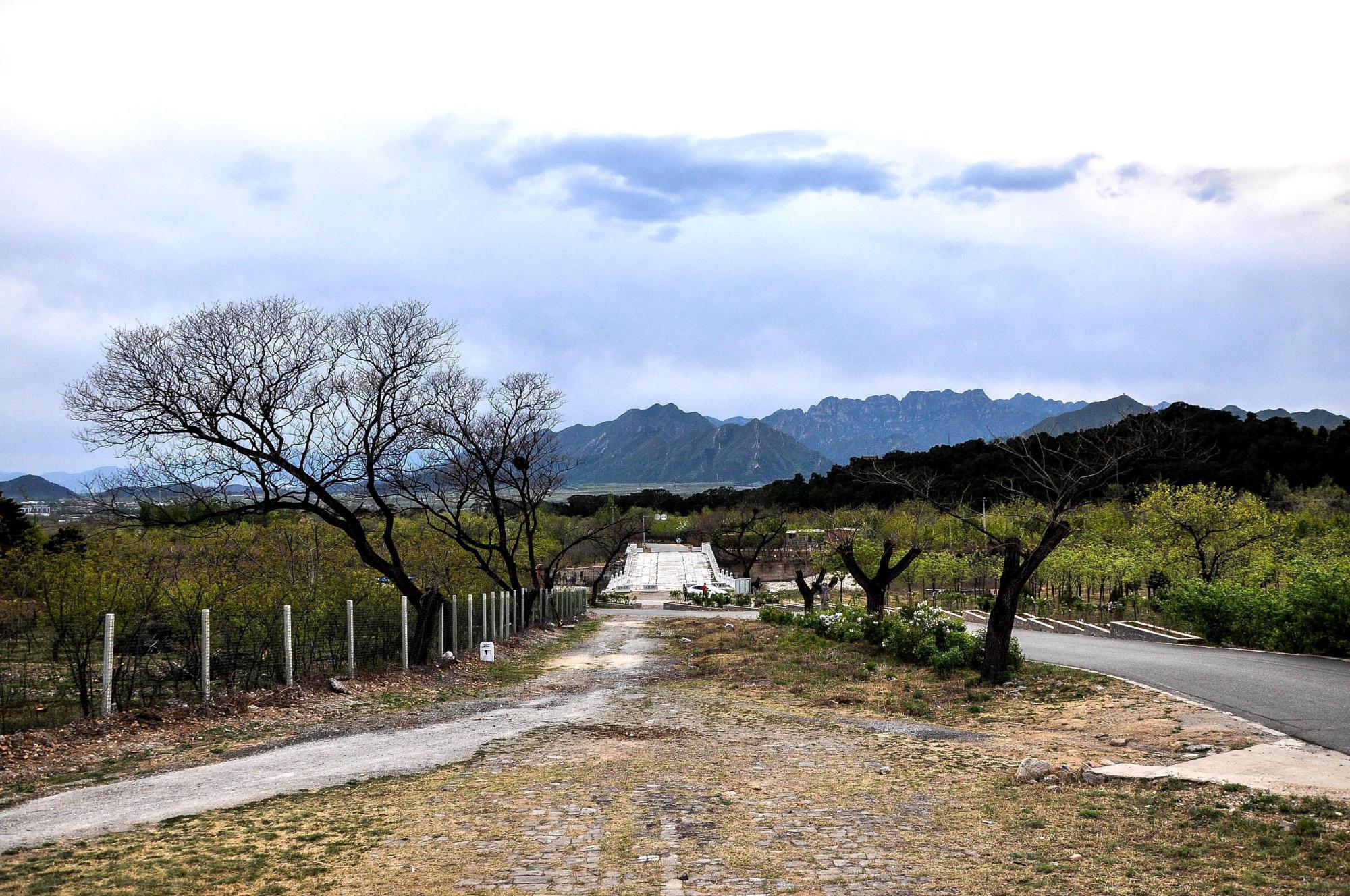 蜘蛛穴,横龙斜落,十三陵之德陵