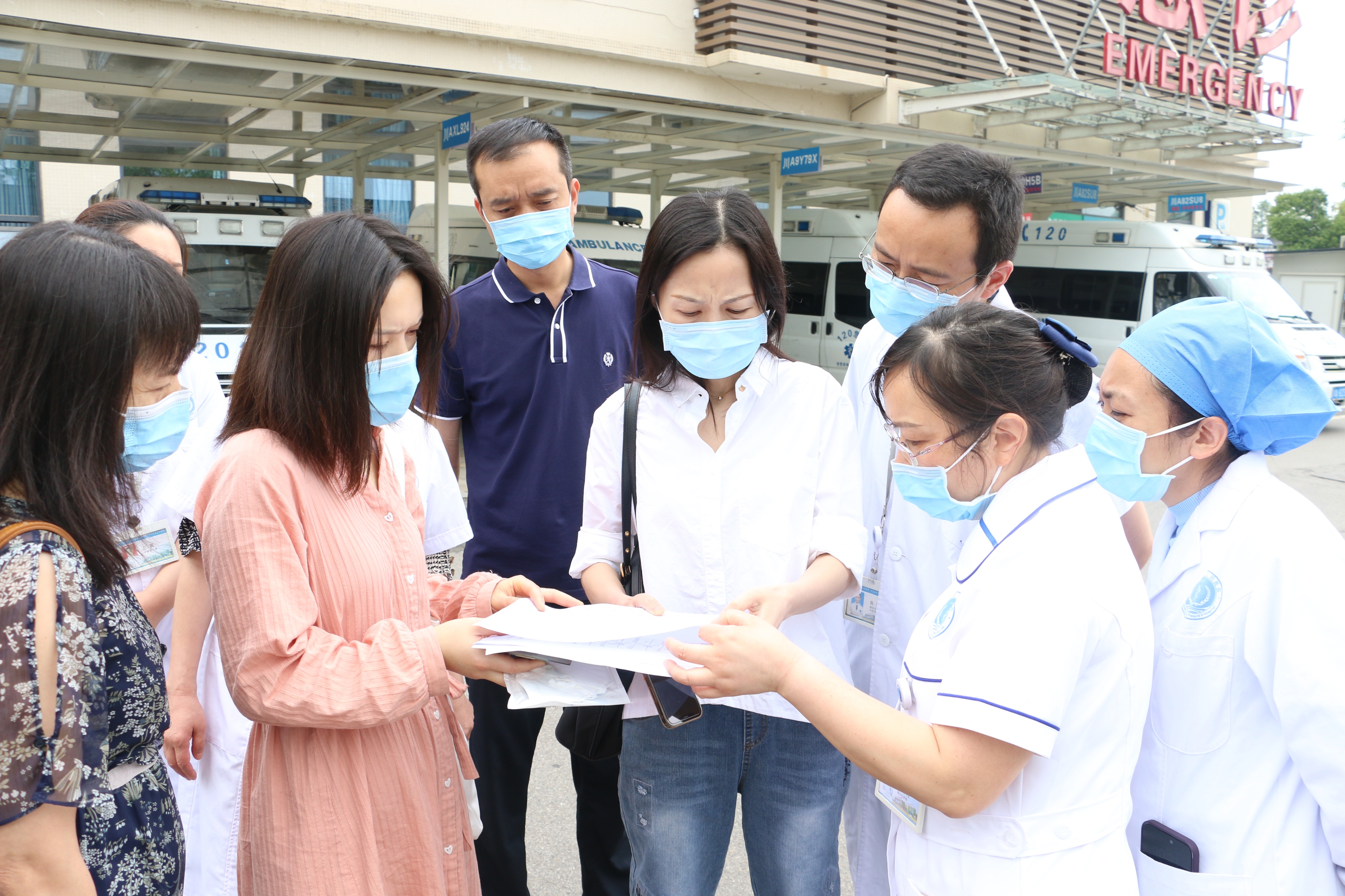 市卫健委科教与服务业处副处长吴玉松一行到华西金堂医院专项督查