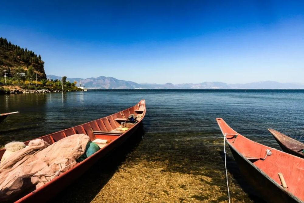 云南抚仙湖简介,云南省美丽的湖泊,仙境般的风景令人陶醉