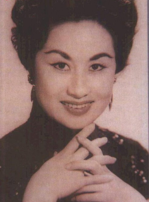 90年代妖姬白光:先后四段感情失败,遇到相差26岁真爱,携手余生