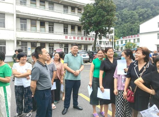 江西上饶广丰区医院到排山镇开展免费癌症筛查暨义诊活动