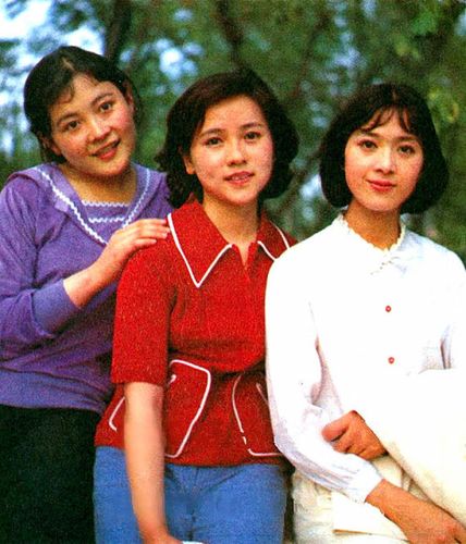 后来嫁给了张迅,北大才子,某公司老总,原来她当初说的另一半的条件就