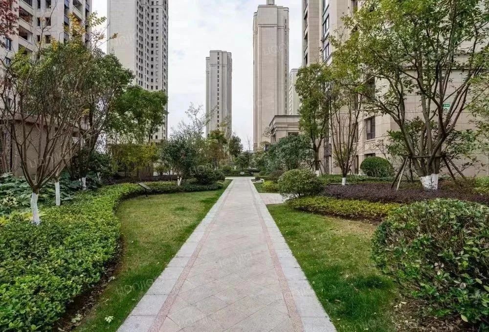 「凯利海华府」中内环2021年次新房 145m05电梯三房!小区央座