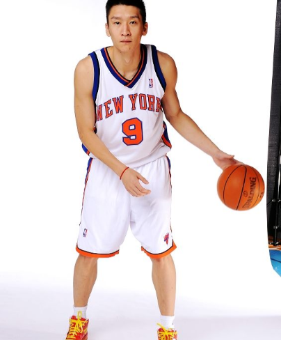 你以为是p图实际上是真的!科比穿死敌球衣 孙悦差点去尼克斯