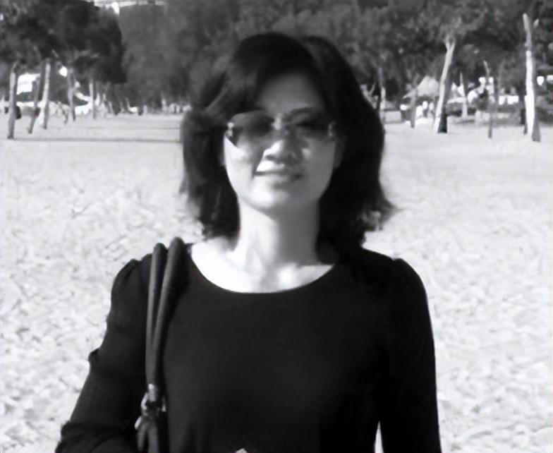 回顾湖南女色魔蒋艳萍:陪睡40位领导,敛财1000万,引诱狱警怀孕