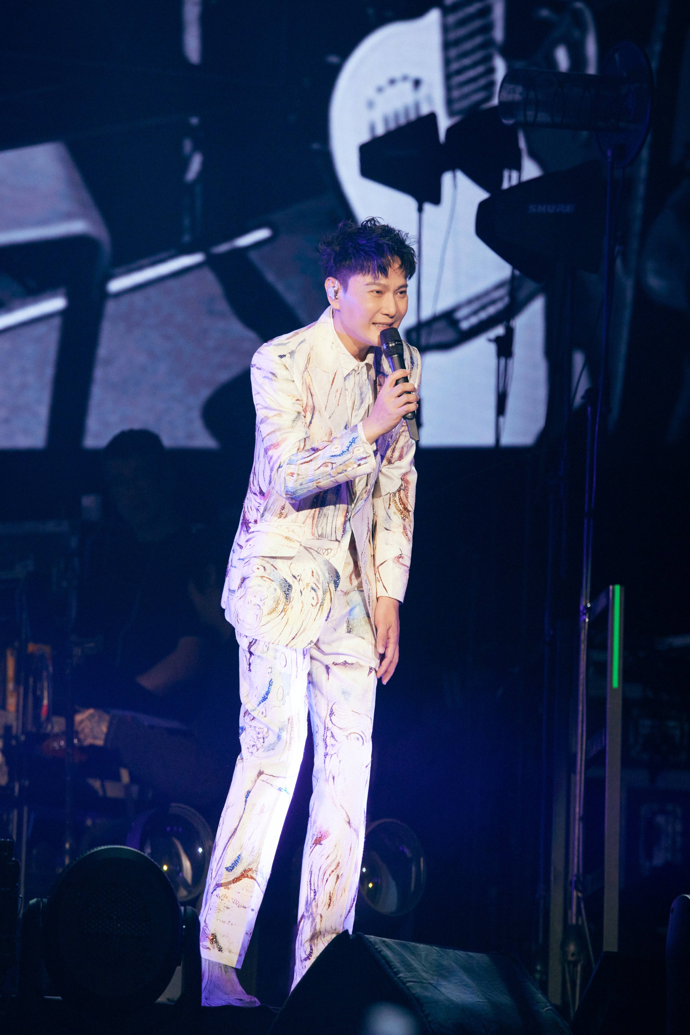 张信哲未来式2.0上海现场甜度超标,两场连开嗨翻当地歌迷