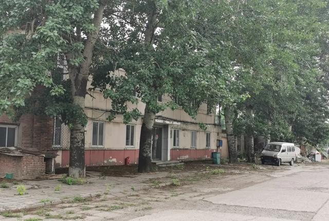 北京朝阳区双桥的铁路库房小区:搞不清属于三间房乡,还是管庄乡