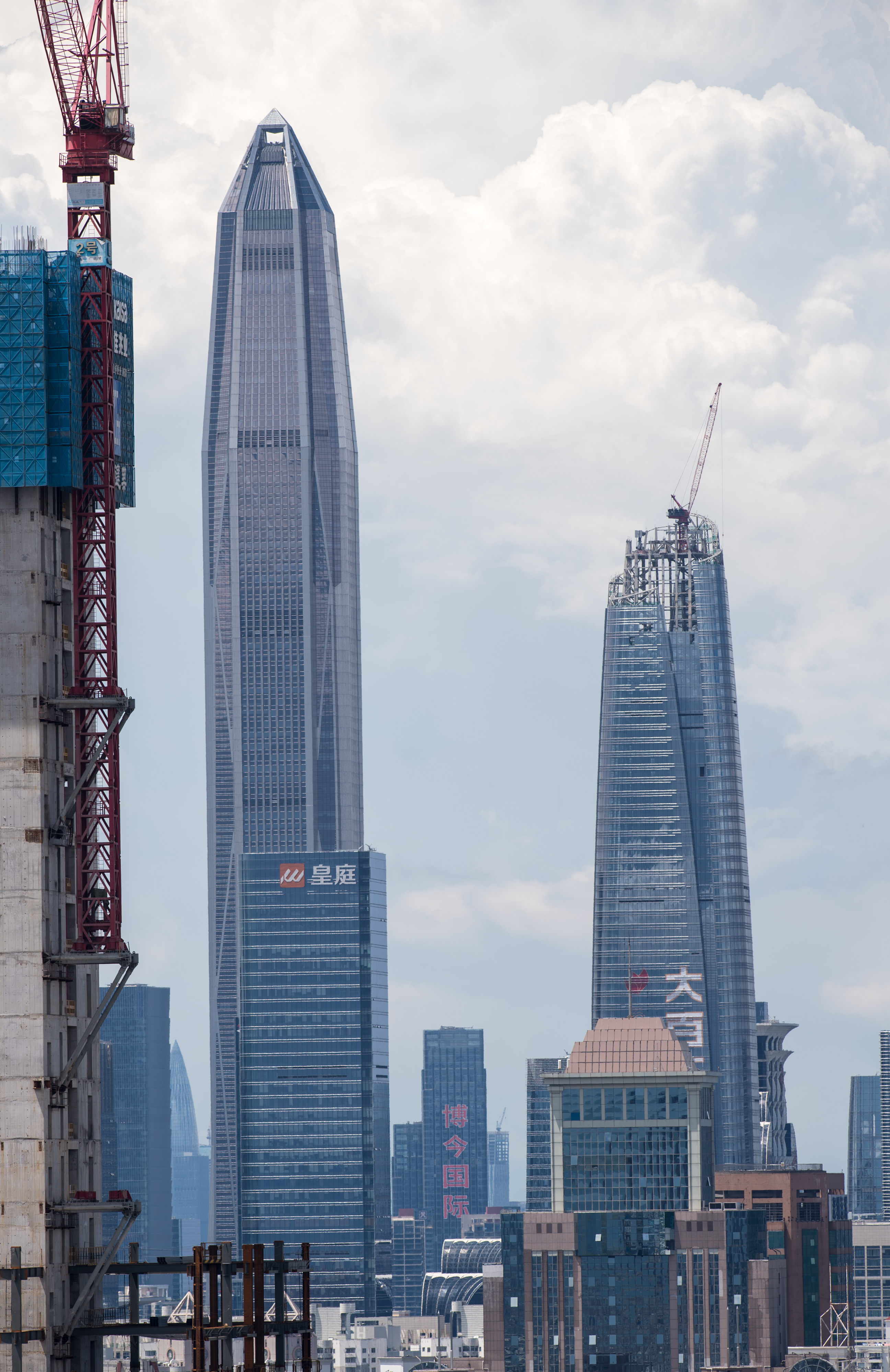 红旗耀特区 全球铸典范——40年变革不息的"深圳奇迹"