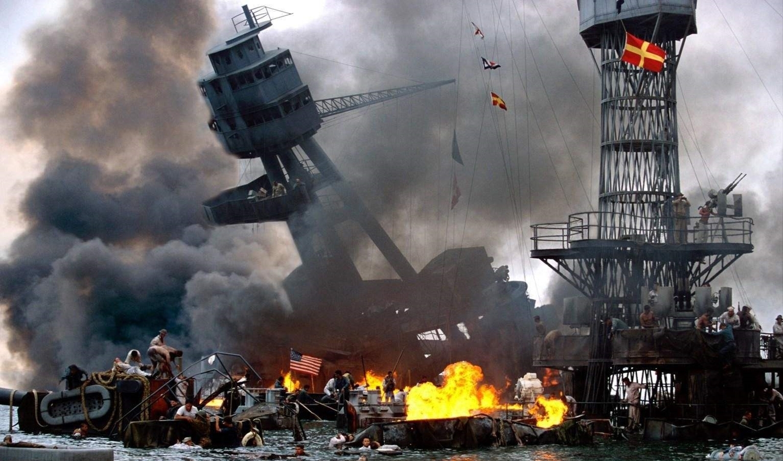 别被电影《灰猎犬号》给骗了,真实的灰猎犬号,都被德军击沉了