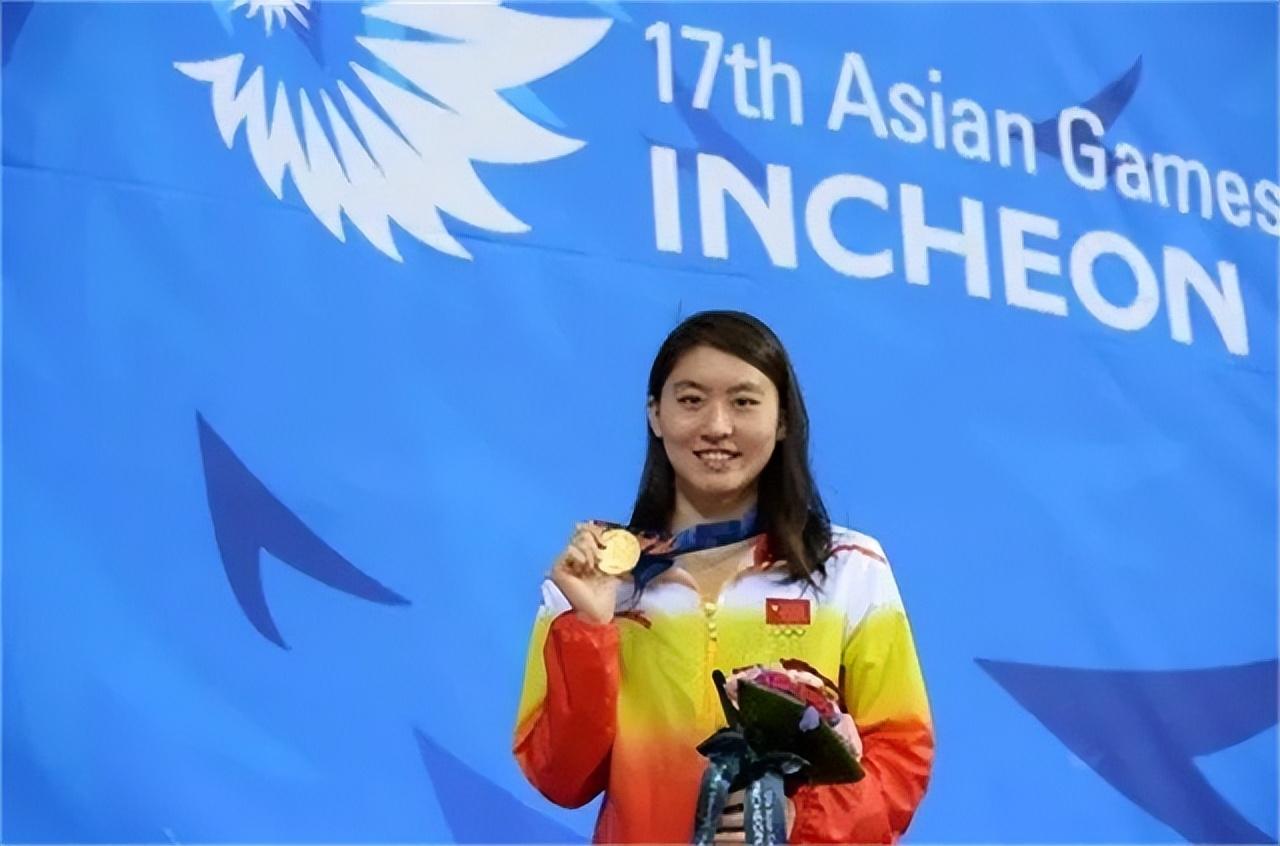 蝶泳皇后焦刘洋近况!退役后嫁外籍老公生2娃,成连锁俱乐部老板