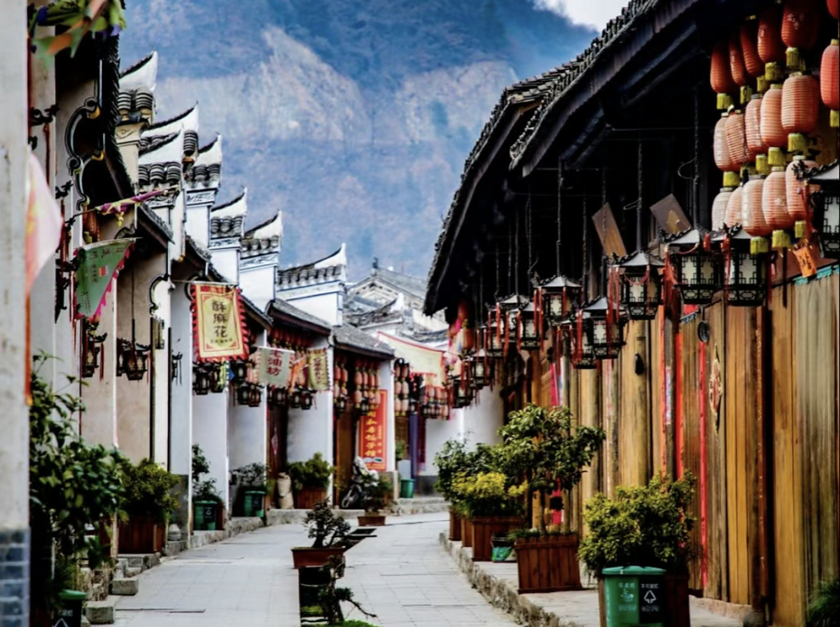 从商洛市镇安县城顺河.