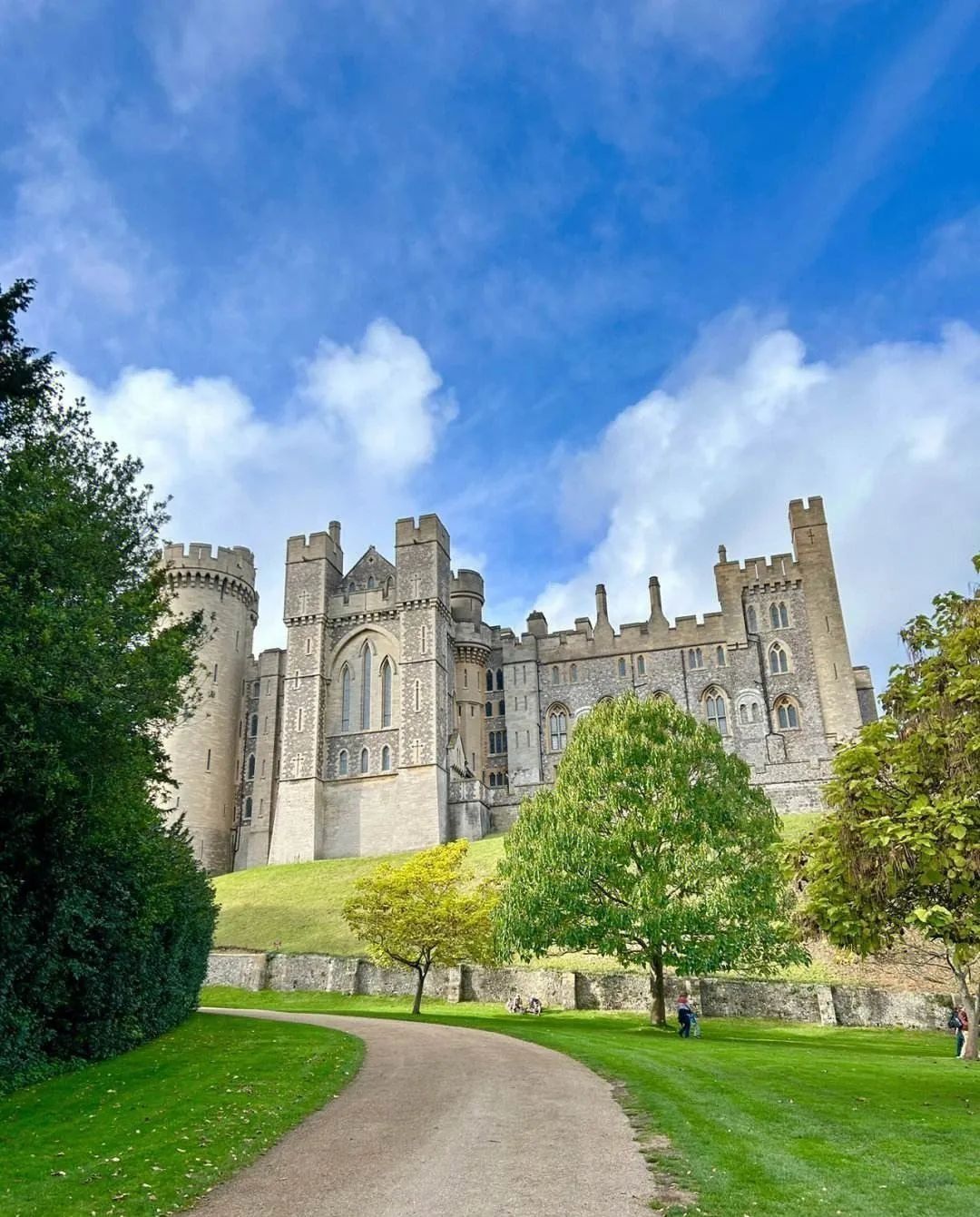 英国房屋平均价格比疫情前高出 3.9w 英镑;紧急维修千禧桥将关闭