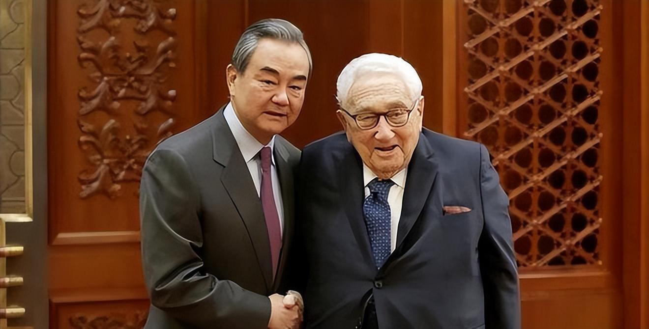 百岁基辛格访华,带有什么政治使命?为何要见中国防长?