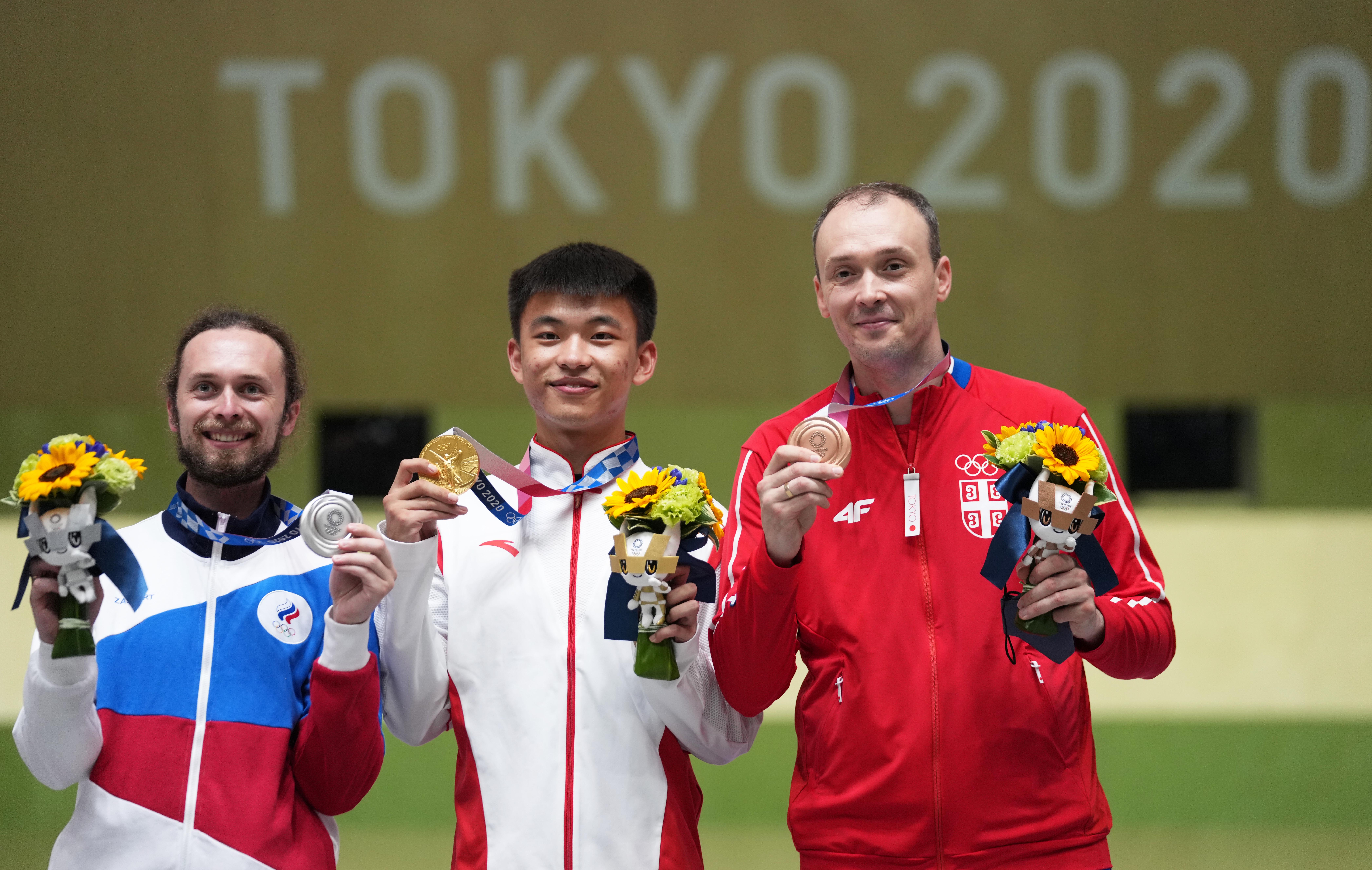 射击——男子50米步枪三姿决赛:中国选手张常鸿夺冠