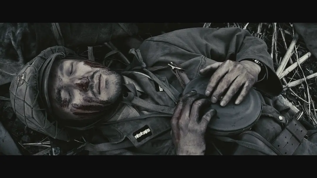 《硫磺岛来信》演尽了战争的残酷与震撼,看完影片我哭了好半天