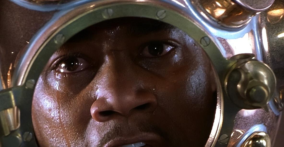 《怒海潜将》:勇闯浩瀚深海,英勇逆袭之旅