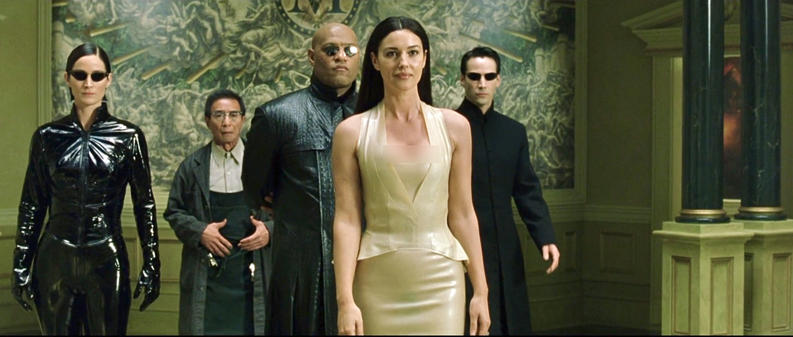 "莫妮卡贝鲁奇"的吻是偷尼欧的代码吗,黑客帝国谜题深度解析