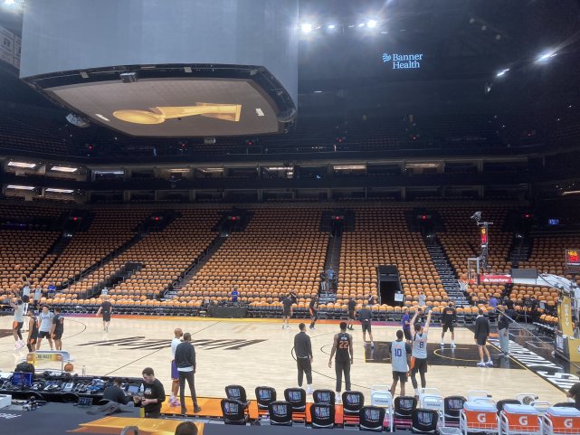 备战天王山!太阳训练保罗右手食指缠上胶带 重点练习侧翼三分球