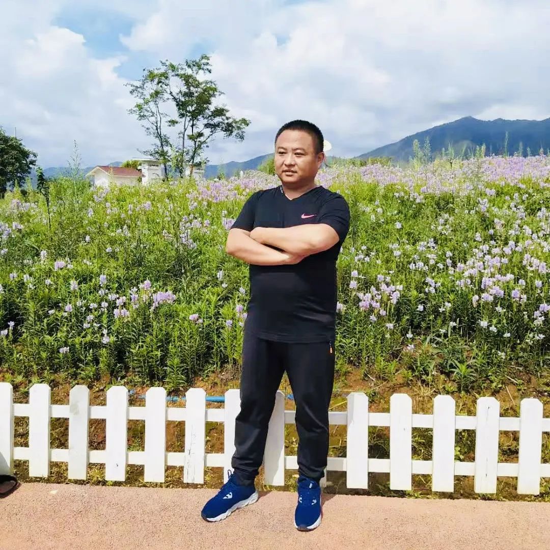 刘德玉 目前担任德州市第十中学语文老师.