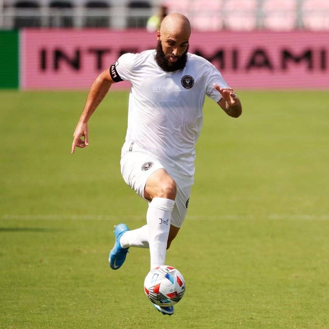 伊瓜因:卢卡库影响了德国双子星的跑动空间,斯卡洛尼没有放弃我