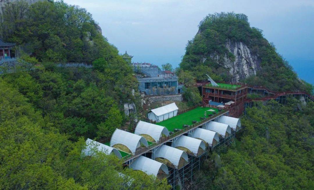 五朵山九龙湖高峰庵村荣获"河南省首批乡村康养旅游示范村"称号