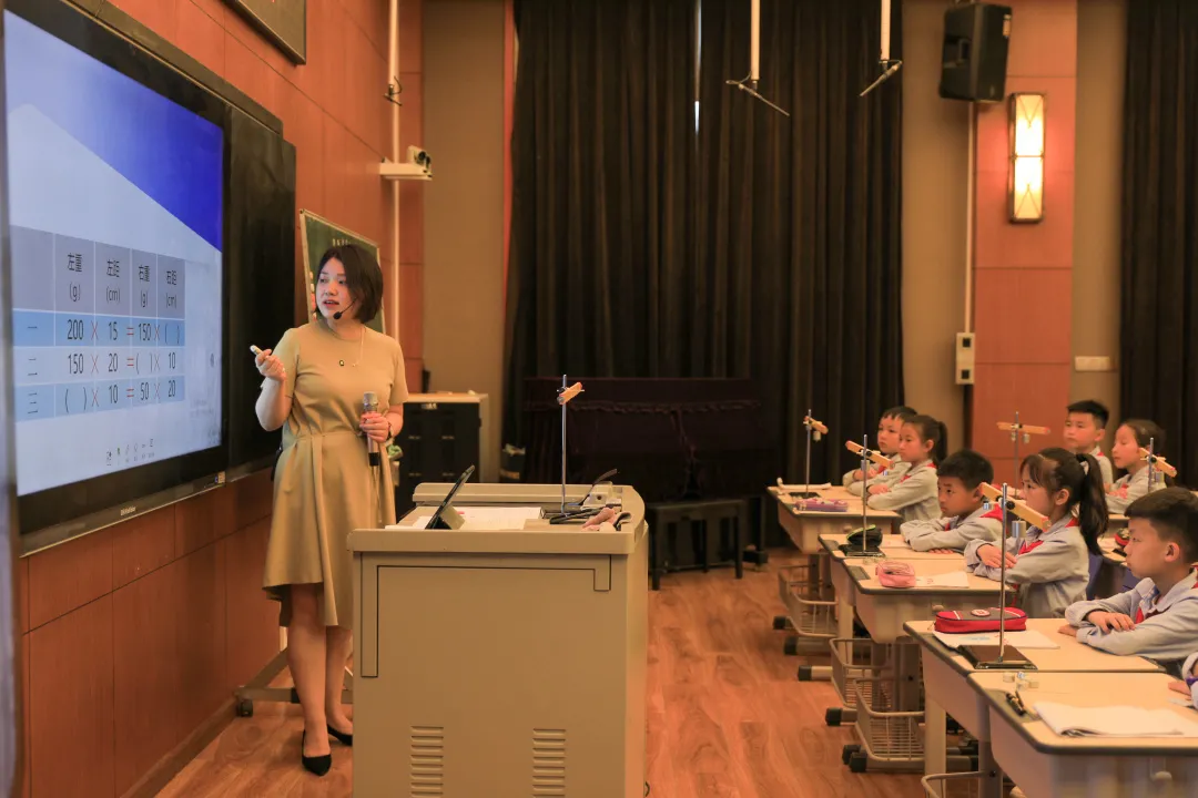 江北区蜀都小学举行"主题式数学课程"成果发布会