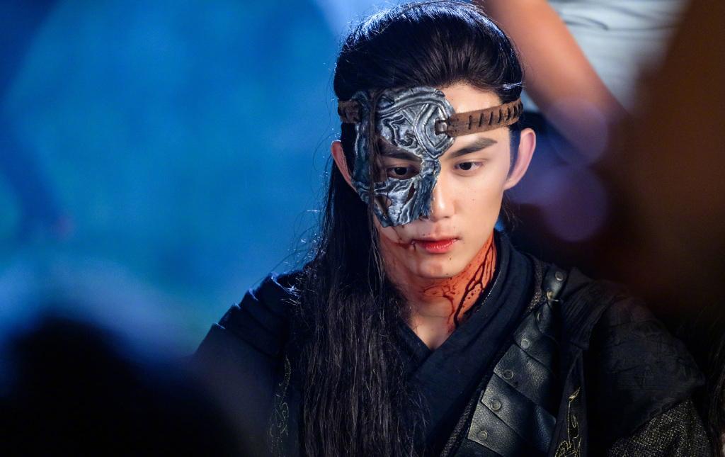 早在2005年的时候他就已经被《封神榜之凤鸣岐山》剧组看中,并且在