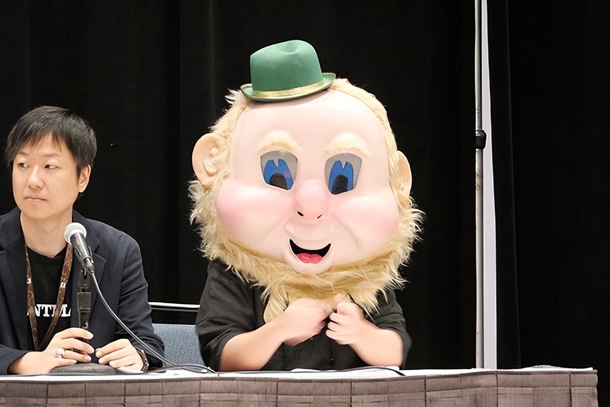 横尾太郎在美国漫展上把尼尔头套弄丢了