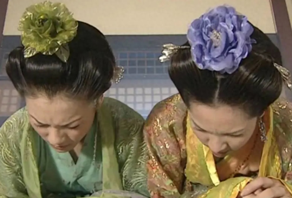 张婕妤和尹德妃多次陷害李世民唐太宗登基后是如何处理她们的