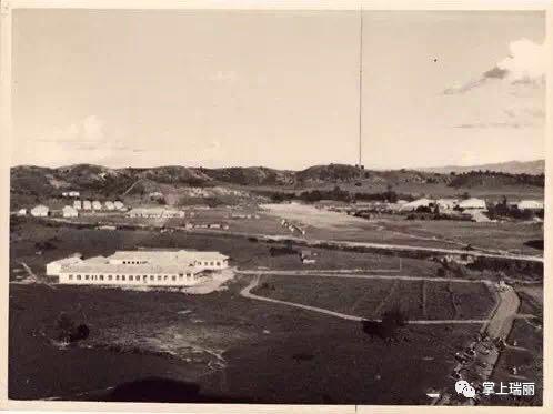 他的名字,叫雷允飞机制造厂