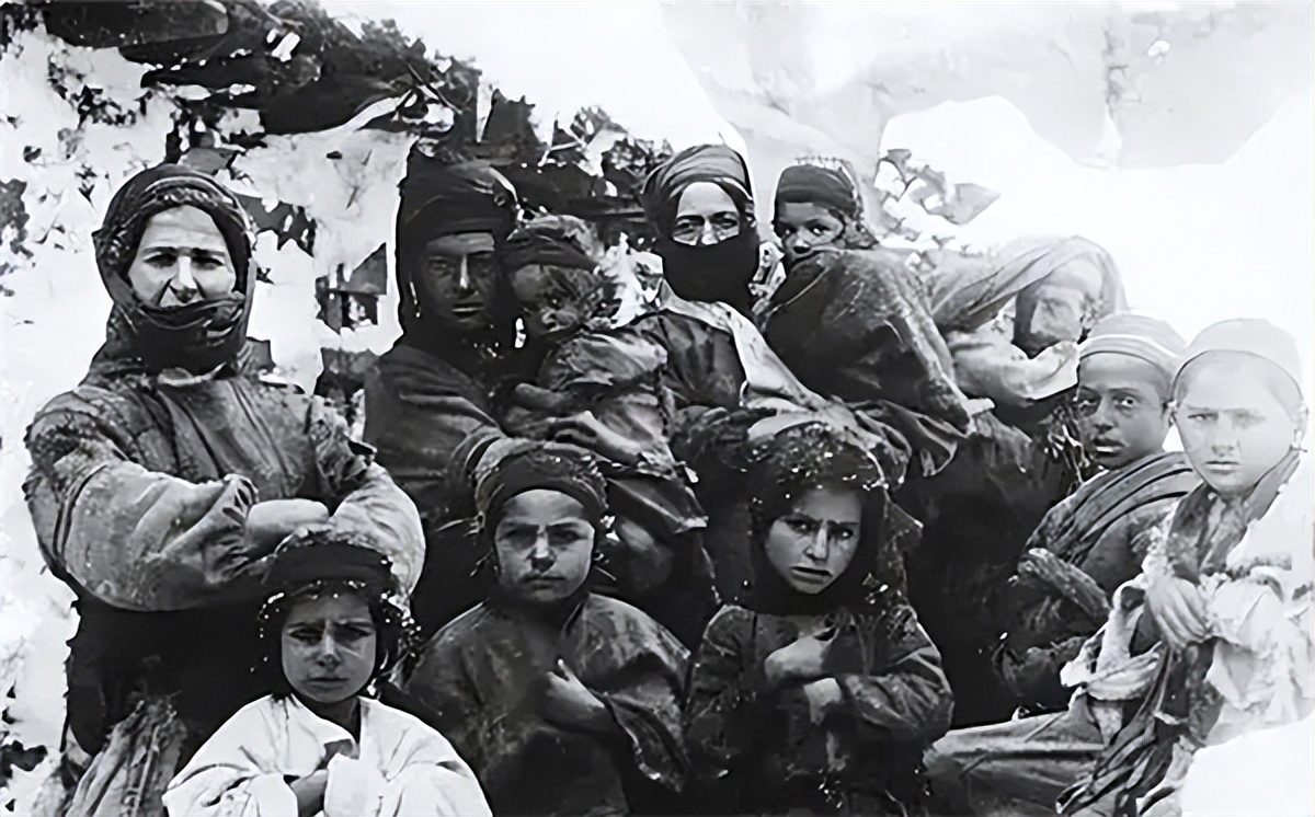 亚美尼亚人被疯狂屠戮背后,万千少女被凌辱,活人成为医学试验品