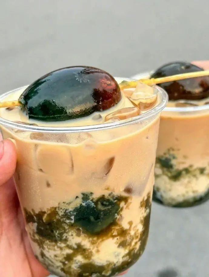 回顾离谱到全网开骂的玫瑰冰淇淋事件网红商品又来祸害人了