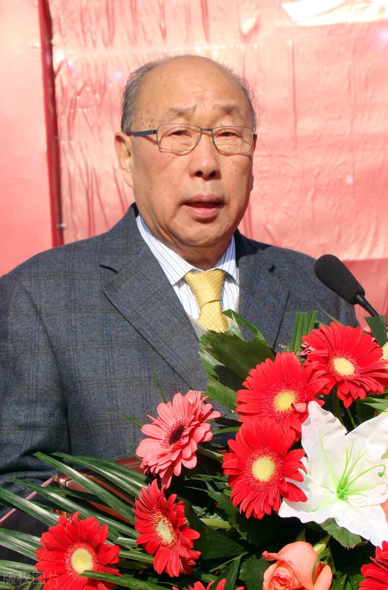 回顾双汇创始人被长子揭发与小36岁的秘书在一起20年还生下一女