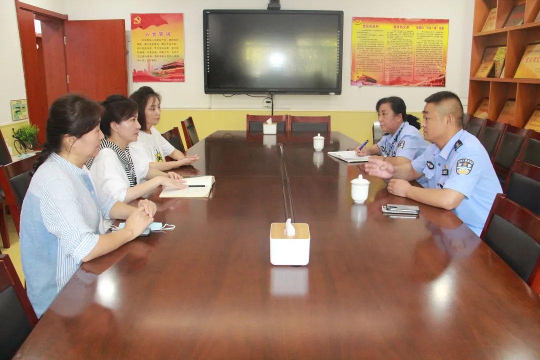 以法护航 共赴一场法治之约—育贤一幼“八五”普法宣传活动纪实(图11) 以法护航 共赴一场法治之约—育贤一幼“八五”普法宣传活动纪实(图11)