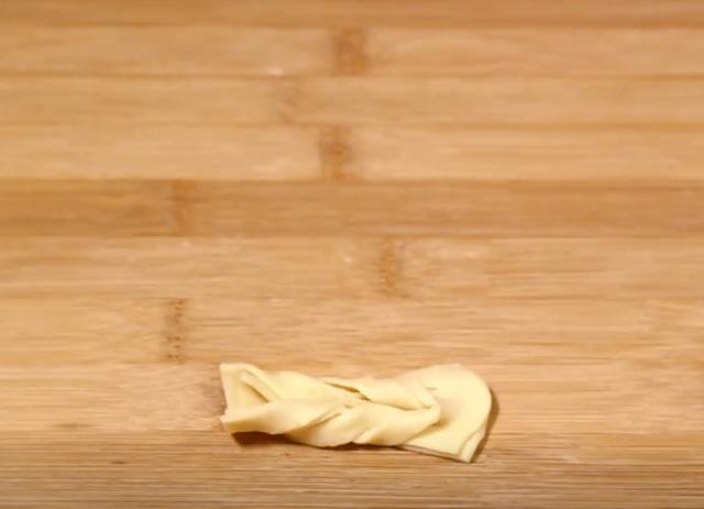 炸麻叶,排叉,果子,馓子,教你6种传统翻花手法,看着就流口水