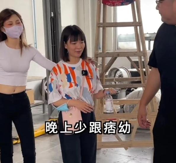 因"痞妈"节奏太大,痞幼首次曝光家庭情况,本人并非亲生?