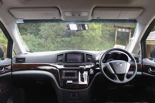 新款日产君爵正式亮相,预计或不超20万配双侧滑门,搭载2.0引擎